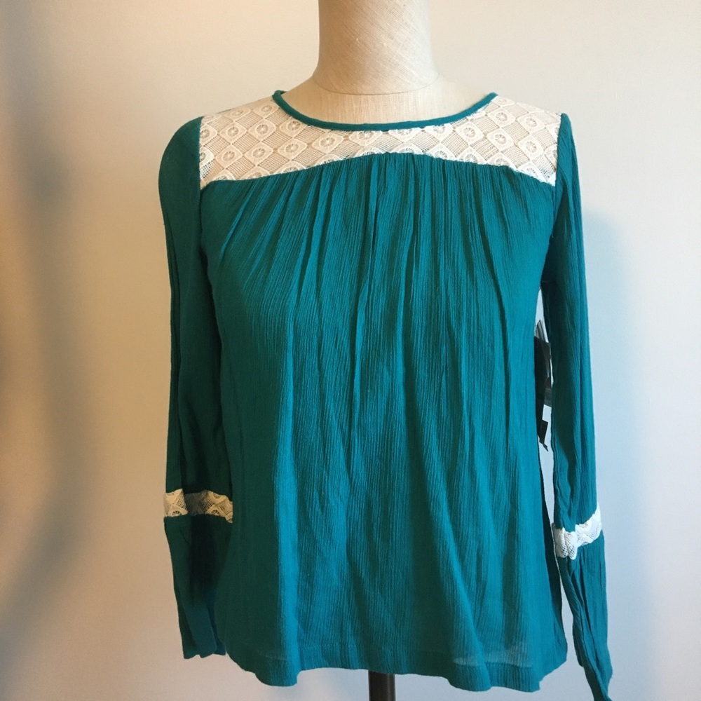 NWT Red Camel top teal size large